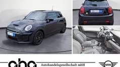 Schwarz Gebraucht 2022 Mini Cooper SE Classic Kleinwagen | 19.860 € (Fairer Preis)