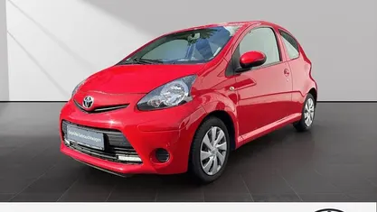 Gebraucht Toyota Aygo Cool 68 PS (50 kW) 2013 Super red v Kleinwagen