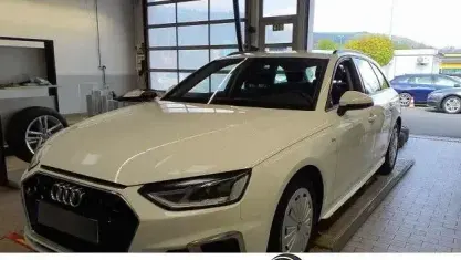 Gebraucht Audi A4 S-Line 150 PS (110 kW) 2023 Ibisweiß Kombi