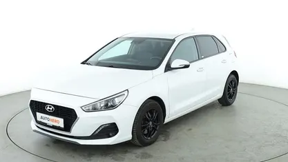 Gebraucht Hyundai i30 Select 120 PS (88 kW) 2020 Limousine