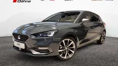 Fjordblau Neu 2025 Seat Leon FR Limousine | 31.980 € (Fairer Preis)