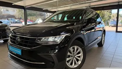 Gebraucht VW Tiguan Life 150 PS (110 kW) 2022 SUV