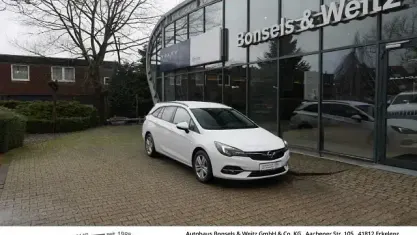 Używany Opel Astra Edition 105 KM (77 kW) 2021 Biały Kombi