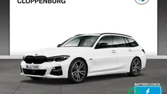 Weiß Gebraucht 2022 BMW 330e Shadowline Kombi | 33.890 € (Fairer Preis)