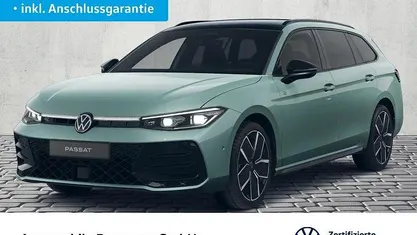 Gebraucht VW Passat R-line 193 PS (141 kW) 2025 Maripositgrün metallic Kombi