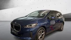 Blau Gebraucht 2023 BMW 218 Active Tourer Luxury Line Van / Kleinbus | 29.900 € (Superpreis)
