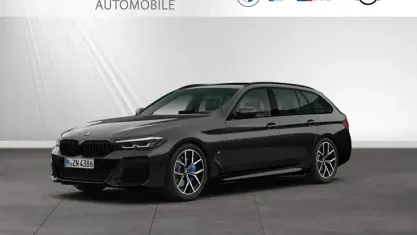 Gebraucht BMW 530 M Sport 286 PS (210 kW) 2022 Saphirschwarz metallic Kombi