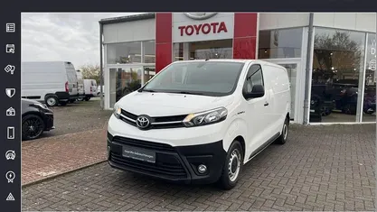 Gebraucht Toyota Proace Comfort 100 kW (136 PS) 2021 Schaumweiß Van / Kleinbus
