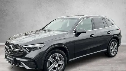 Grau graphitgrau Gebraucht 2024 Mercedes GLC300 AMG line Limousine | 59.489 € (Superpreis)