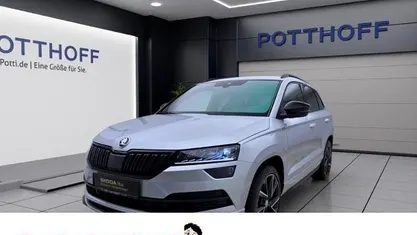 Brilliantsilber metallic Gebraucht 2021 Skoda Karoq SportLine SUV | 28.221 € (Fairer Preis)