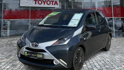 Usata Toyota Aygo X-clusiv 69 CV (50 kW) 2016 Grigio Utilitaria