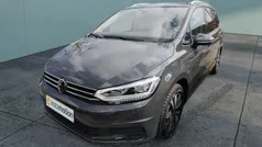 Grau Gebraucht 2024 VW Touran Move Van / Kleinbus | 35.620 € (Fairer Preis)