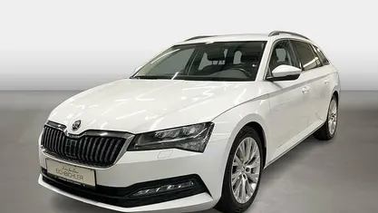 Gebraucht Skoda Superb Ambition 190 PS (139 kW) 2022 Moon weiss perleffekt Kombi