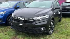 Perlmutt schwarz metallic Neu 2025 Dacia Sandero Expression Kleinwagen | 16.880 € (Fairer Preis)