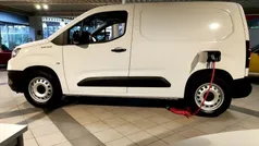 Ice white (weiß) Gebraucht 2023 Toyota Proace City Van | 24.970 € (Superpreis)