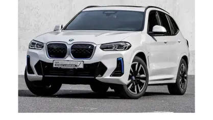 Gebraucht BMW iX3 Sport Line 210 kW (286 PS) 2023 Weiß SUV