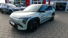 (ag3) aventurin grün metallic Gebraucht 2024 Kia EV3 Comfort SUV | 45.690 € (Fairer Preis)