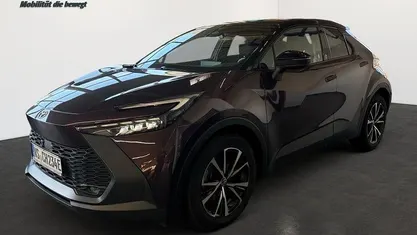Dunkel amethyst/schwarz Gebraucht 2024 Toyota C-HR Team SUV | 32.620 € (Guter Preis)