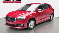 Rot Gebraucht 2023 Skoda Fabia Selection Kleinwagen | 17.490 € (Fairer Preis)
