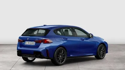 Gebraucht BMW 120 M Sport 170 PS (125 kW) 2025 Portimao blau Kleinwagen