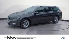 Grau Gebraucht 2023 VW Passat Business Kombi | 21.960 € (Superpreis)