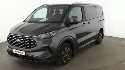 Grau Gebraucht 2025 Ford Tourneo Titanium Van / Kleinbus | 45.590 € (Superpreis)
