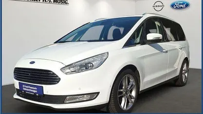 Gebraucht Ford Galaxy Titanium 209 PS (153 kW) 2017 Frostweiß Van / Kleinbus