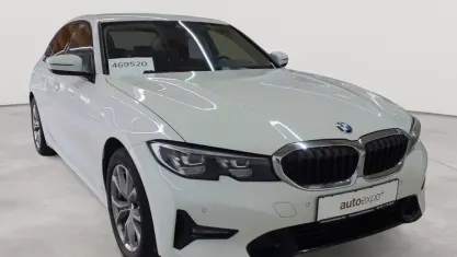 Gebraucht BMW 318 Sport Line 150 PS (110 kW) 2021 Alpinweiß Limousine