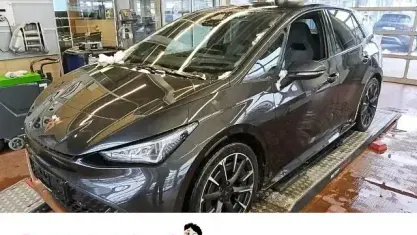 Gebraucht Cupra Born 169 kW (231 PS) 2022 Quasargrau Kleinwagen