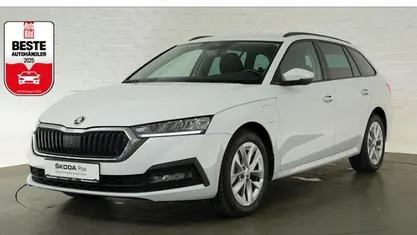Weiss Gebraucht 2022 Skoda Octavia Ambition Kombi | 23.924 € (Guter Preis)