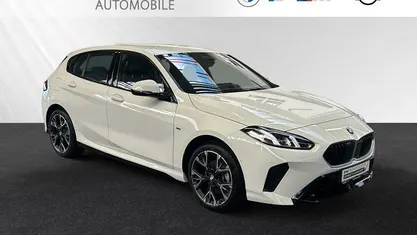 Alpinweiss Gebraucht 2024 BMW 120 M Sport Kleinwagen | 31.262 € (Fairer Preis)