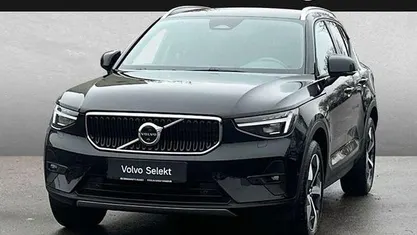Onyx schwarz Gebraucht 2025 Volvo XC40 Core SUV | 34.650 € (Guter Preis)