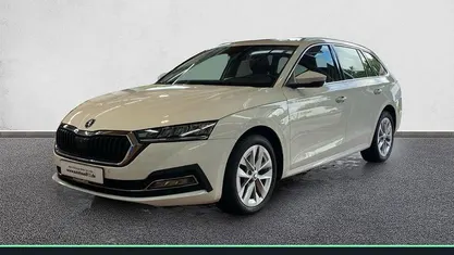 Gebraucht Skoda Octavia Style 204 PS (150 kW) 2022 Candyweiß Kombi