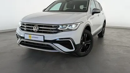 Gebraucht VW Tiguan Allspace Elegance 200 PS (147 kW) 2023 Weiß SUV
