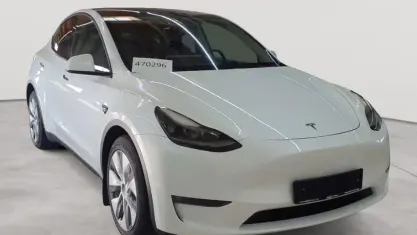 Gebraucht Tesla Model Y 378 kW (514 PS) 2023 Pearl white multicoat SUV