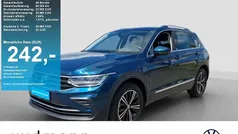 Nightshade blue metallic Gebraucht 2024 VW Tiguan Life SUV | 29.850 € (Fairer Preis)