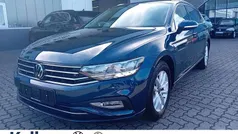 Blau Gebraucht 2023 VW Passat Business Kombi | 26.370 € (Guter Preis)