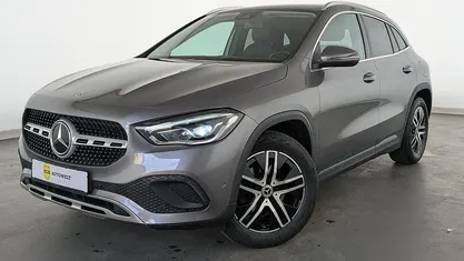 Gebraucht Mercedes GLA200 Progressive 163 PS (119 kW) 2020 Mountaingrau SUV