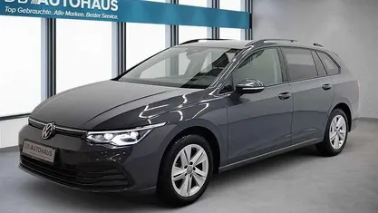 Grau Gebraucht 2023 VW Golf VIII Life Kombi | 21.420 € (Guter Preis)