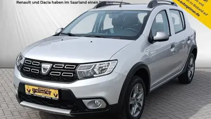 Gebraucht Dacia Sandero Essentiel 90 PS (66 kW) 2018 Grau Limousine