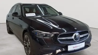 Gebraucht Mercedes C300e Avantgarde 204 PS (150 kW) 2023 Obsidianschwarz metallic Kombi