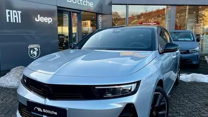 Neu Opel Astra 114 kW (156 PS) 2026 Grau/typ aussenverkleidung met Limousine