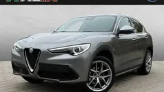 Rot Gebraucht 2017 Alfa Romeo Stelvio Lusso SUV | 23.975 € (Fairer Preis)
