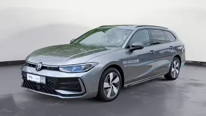 Gebraucht VW Passat R-line 193 PS (141 kW) 2025 Grau Kombi