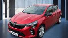 Rot Gebraucht 2024 Renault Clio V Evolution Limousine | 16.790 € (Fairer Preis)