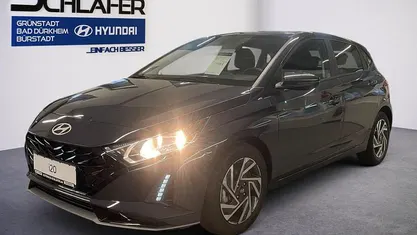 Grau Neu 2025 Hyundai i20 Trend Limousine | 19.780 € (Guter Preis)