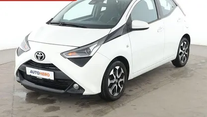 Gebraucht Toyota Aygo X-play 72 PS (52 kW) 2021 Weiß Kleinwagen