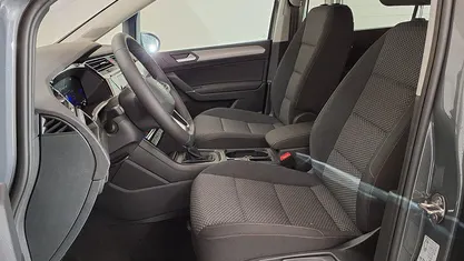 Gebraucht 2025 VW Touran Life Van / Kleinbus | 39.390 € (Fairer Preis)