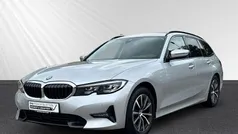 Silber Gebraucht 2021 BMW 320 Sport Line Kombi | 24.498 € (Fairer Preis)
