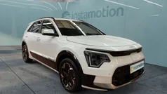 Weiß Gebraucht 2024 Kia e-Niro Inspiration SUV | 32.140 € (Guter Preis)